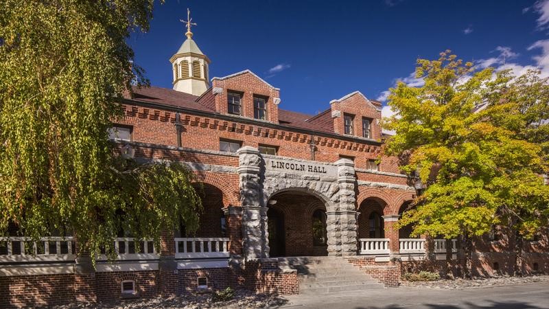 Lincoln Hall entrance 